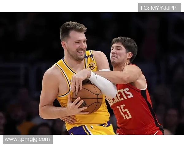 湖人大反转! 詹姆斯再创前史榜首,东契奇轰45+14,乔治空砍34+8